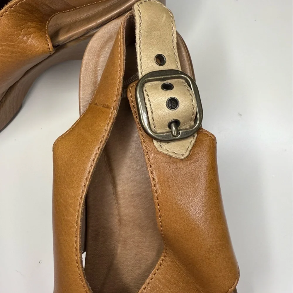 Dansko Jacinda Women's Two-Tone Brown Wedge Sandals Size 37 GUC